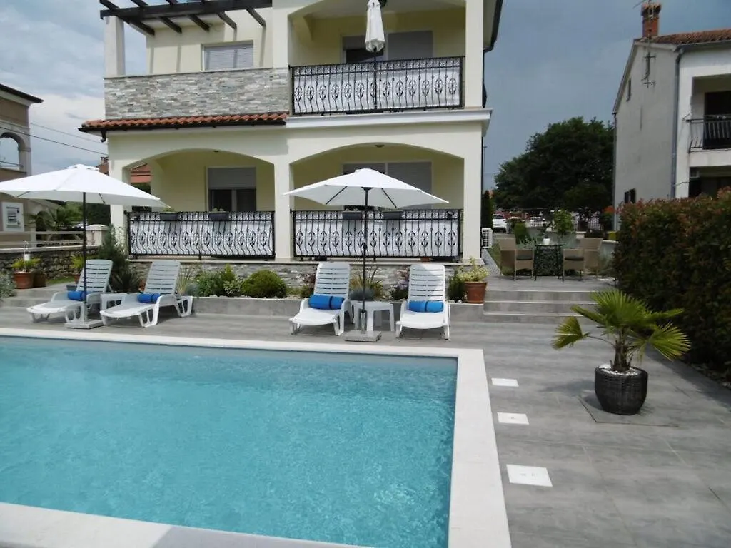 Villa Luka Apartment Cream Funtana