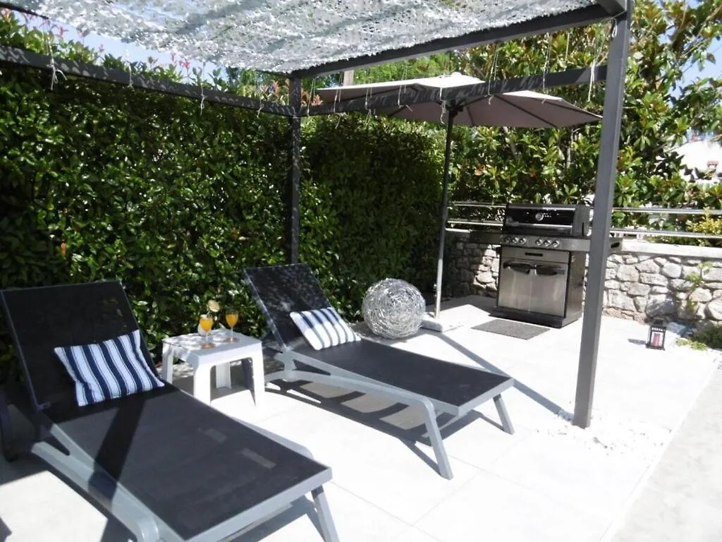 Villa Luka Apartment Cream Funtana