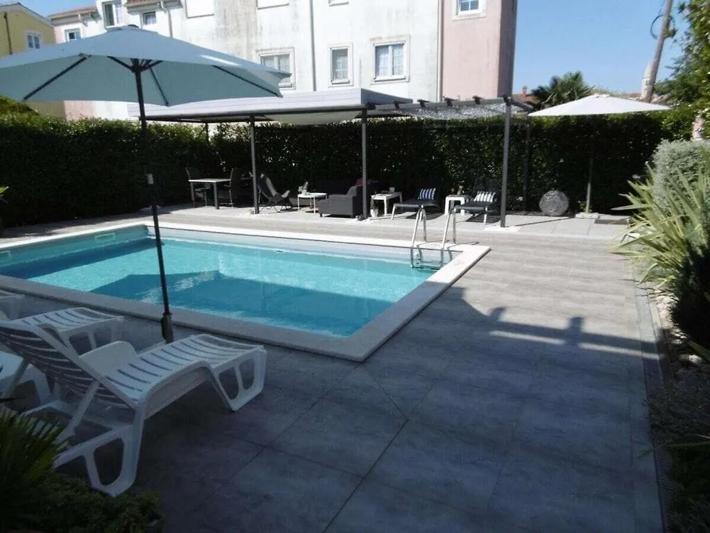 Villa Luka Apartment Cream Funtana